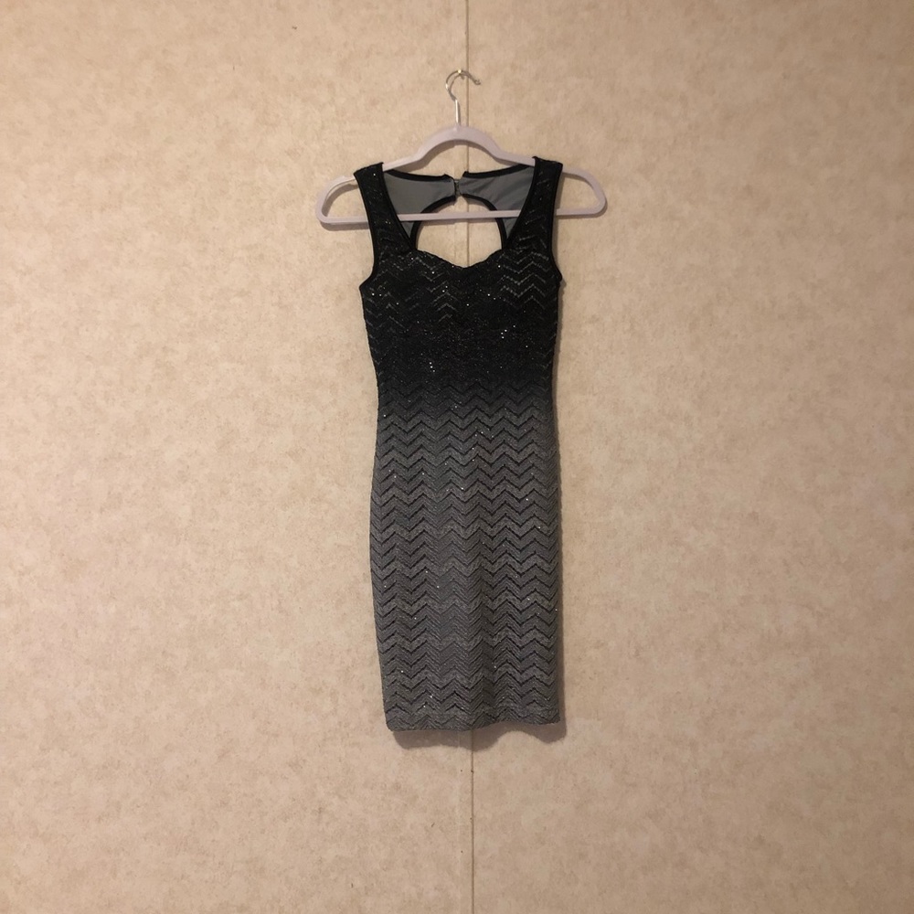Beautiful ombré dress with sparkles! Size small.